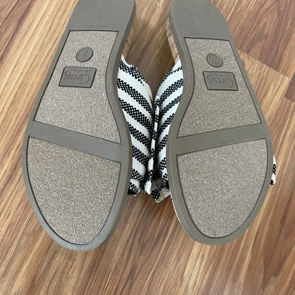 Sam Edelman Slides! - Picture 6 of 9